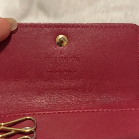 ⚜️ Louis Vuitton
4 Key Holder Monogram Vernis - Picture 5 of 12